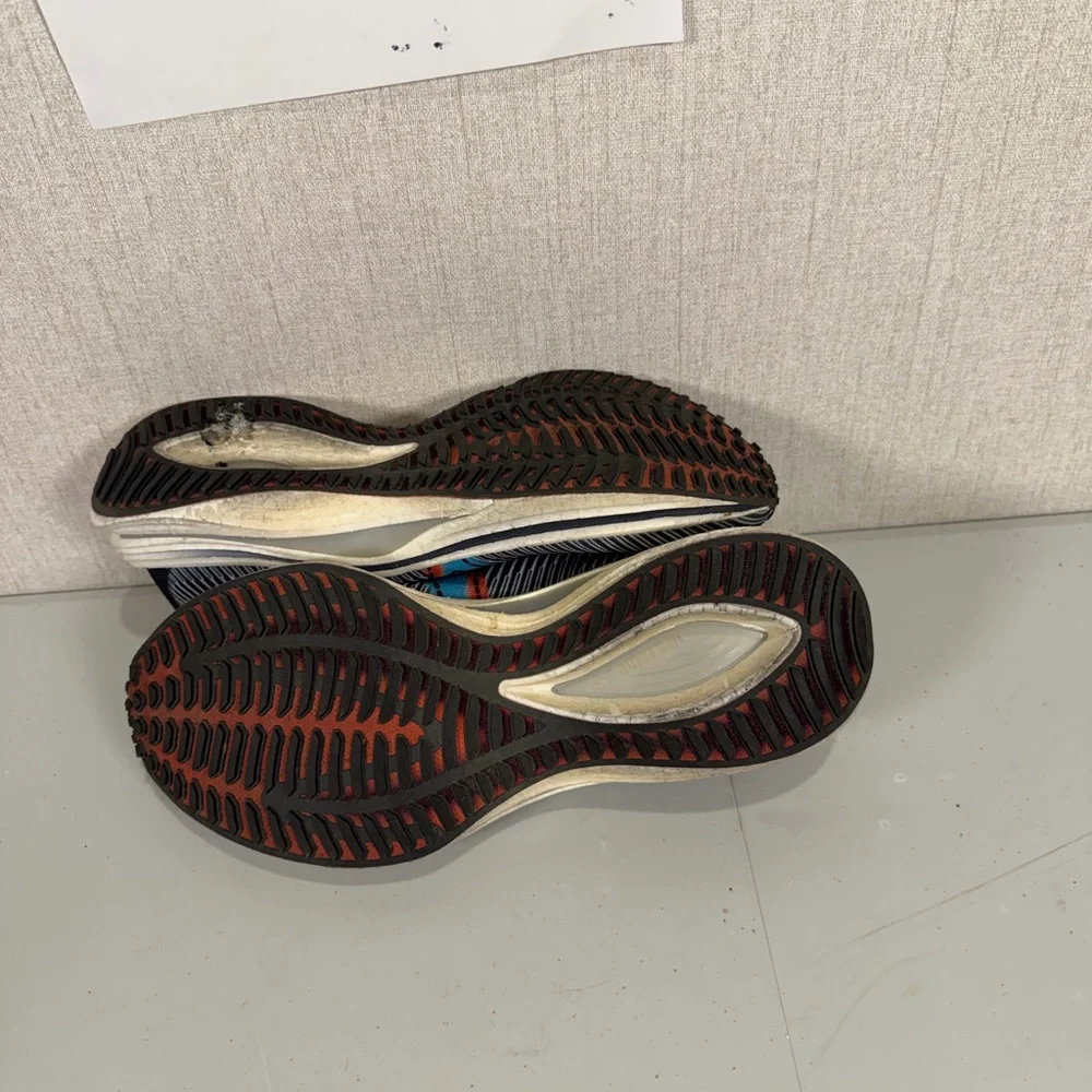 Mizuno women wave